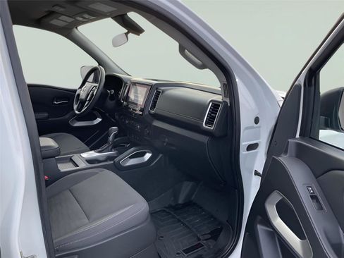Used 2022 Nissan Frontier SV w/ Technology Package image 20