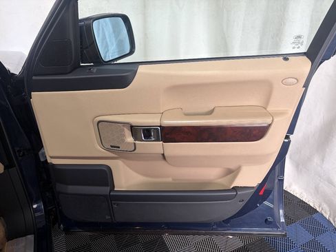 Used 2011 Land Rover Range Rover HSE AWD/4WD image 12