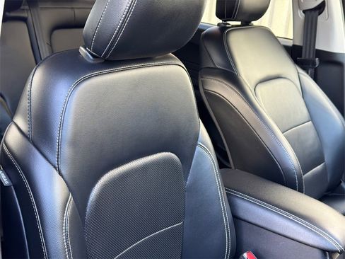 Used 2022 Ford Escape Titanium image 11