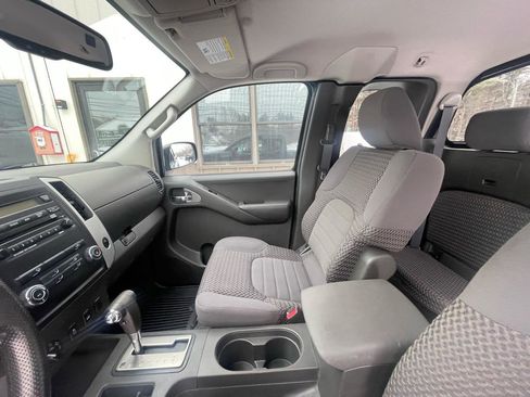 Used 2012 Nissan Frontier SV w/ SV Premium Utility Pkg image 17