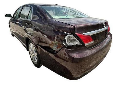 Used 2011 Toyota Avalon FWD image 3