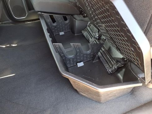 Used 2024 Chevrolet Silverado 1500 LT RWD image 23