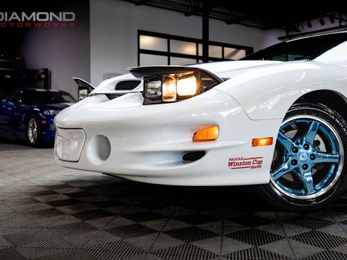 Used 1999 Pontiac Firebird Formula RWD image 9