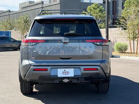 New 2026 Nissan Pathfinder Platinum w/ Cargo Package AWD/4WD image 5