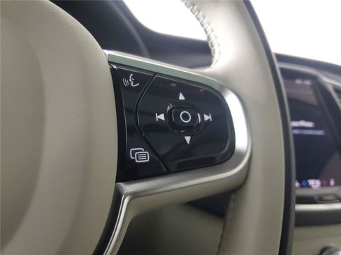 Certified 2025 Volvo XC90 B5 Core w/ Protection Package AWD/4WD image 23