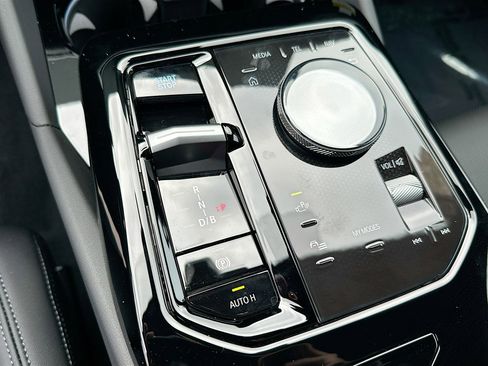 New 2026 BMW i5 eDrive40 w/ M Sport Package image 14
