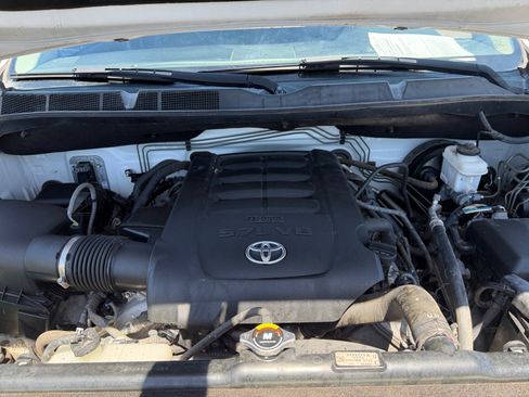 Used 2015 Toyota Tundra SR5 w/ SR5 Upgrade Package AWD/4WD image 34