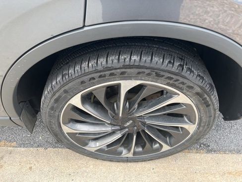 Used 2021 Lincoln Aviator Reserve w/ Equipment Group 202A image 8