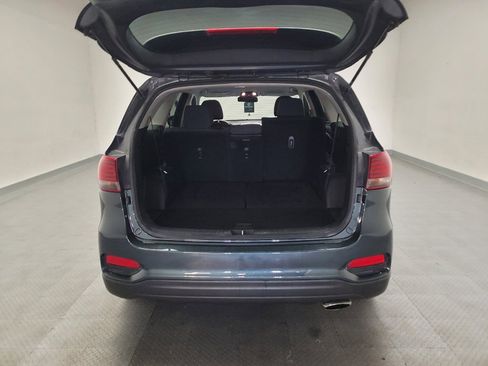 Used 2020 Kia Sorento LX image 29