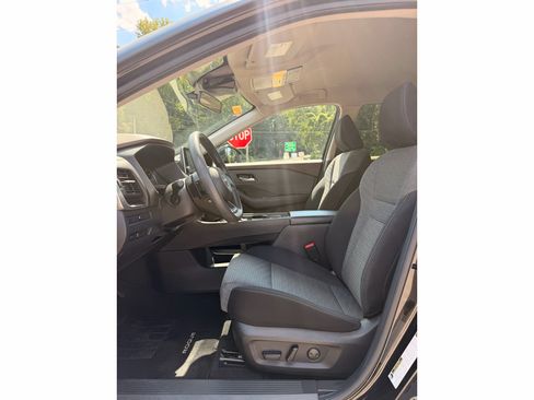Used 2023 Nissan Rogue SV FWD image 13