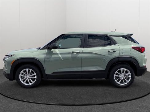 New 2026 Chevrolet TrailBlazer LS FWD image 2
