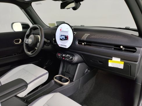 New 2026 MINI Cooper 2-Door Hardtop image 25