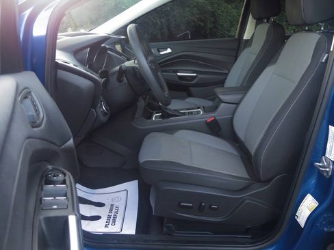 Used 2017 Ford Escape SE w/ Equipment Group 201A AWD/4WD image 12