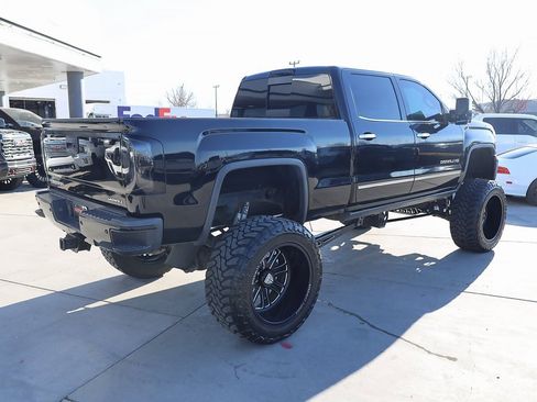 Used 2018 GMC Sierra 2500 Denali w/ Duramax Plus Package image 6