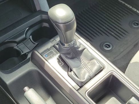 Used 2021 Toyota Tacoma TRD Sport AWD/4WD image 15