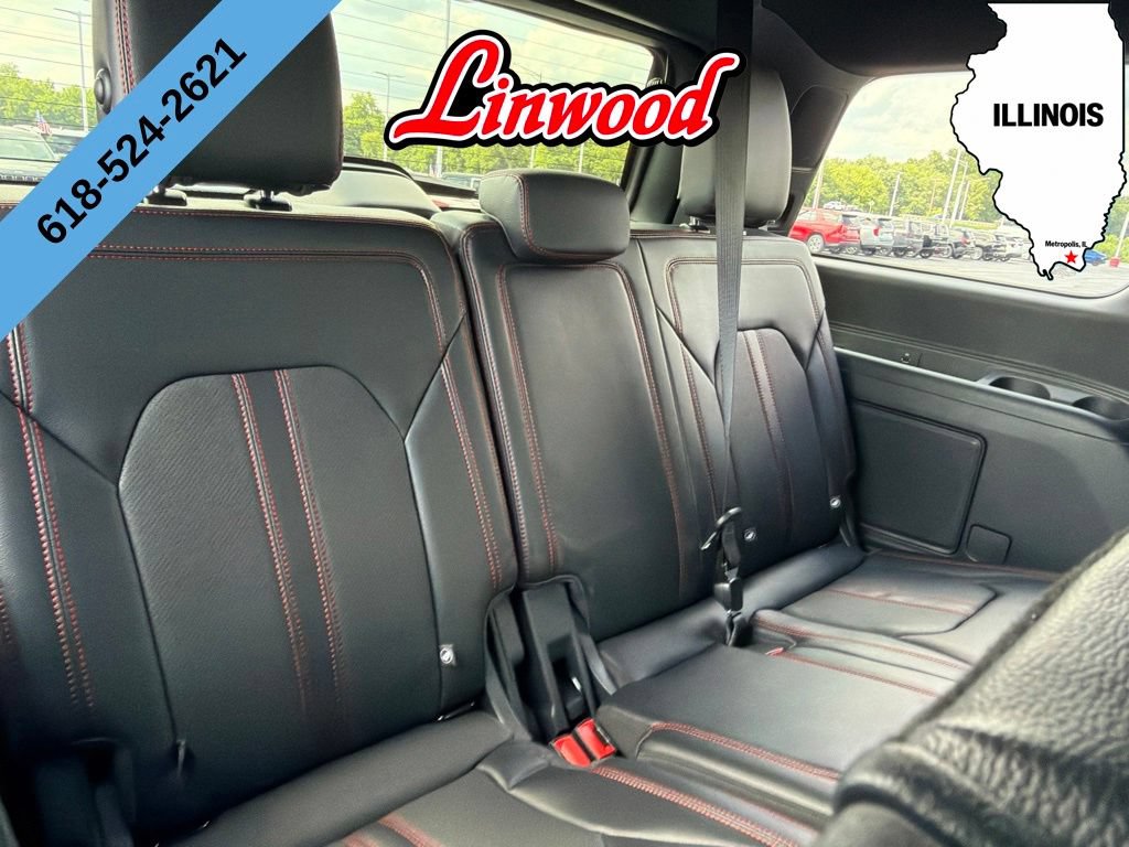 Used 2024 Ford Expedition Limited AWD/4WD image 14