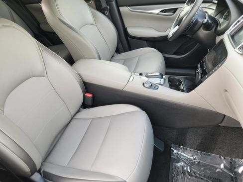 Used 2023 INFINITI QX50 Luxe FWD image 7