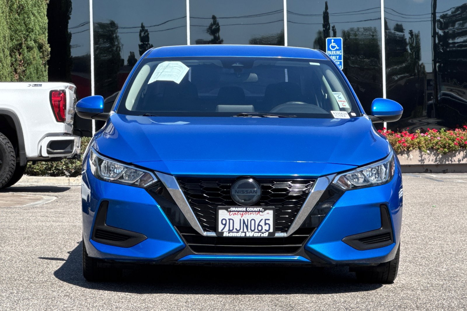 Used 2022 Nissan Sentra SV w/ All-Weather Package FWD image 9