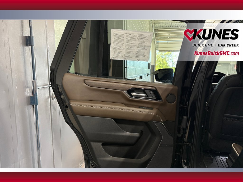 Used 2025 GMC Yukon Denali Ultimate w/ LPO, Floor Liner Package AWD/4WD image 35
