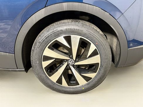Used 2023 Volkswagen ID.4 Pro AWD/4WD image 29