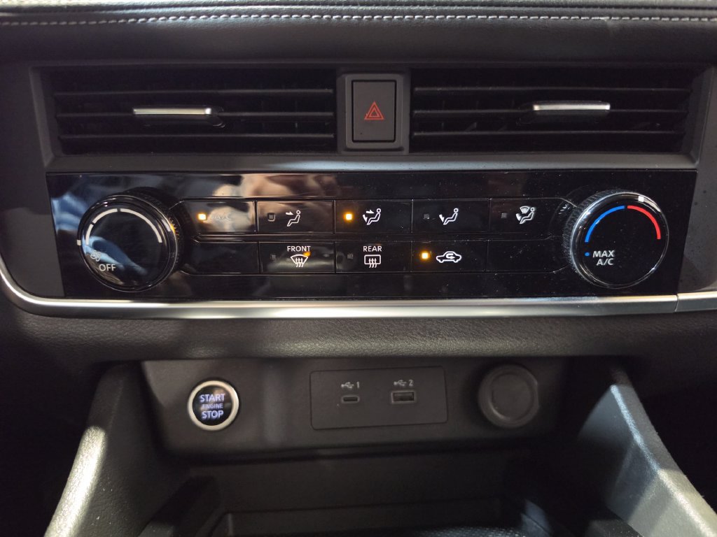 Used 2023 Nissan Rogue S AWD/4WD image 16