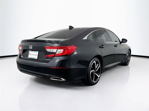 Used 2018 Honda Accord Sport image 2