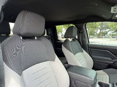 Used 2025 Toyota Tacoma TRD Sport AWD/4WD image 39
