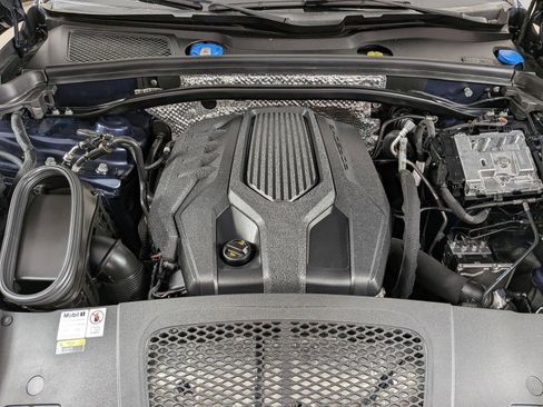 Certified 2023 Porsche Macan AWD/4WD image 26