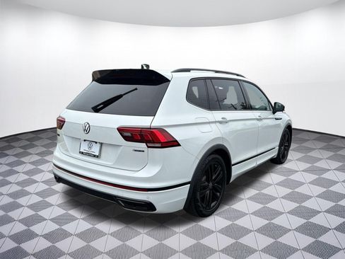 Used 2022 Volkswagen Tiguan SE R-Line AWD/4WD image 9