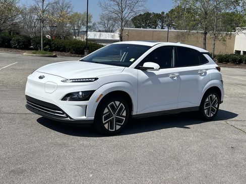 Certified 2023 Hyundai Kona SEL FWD image 3