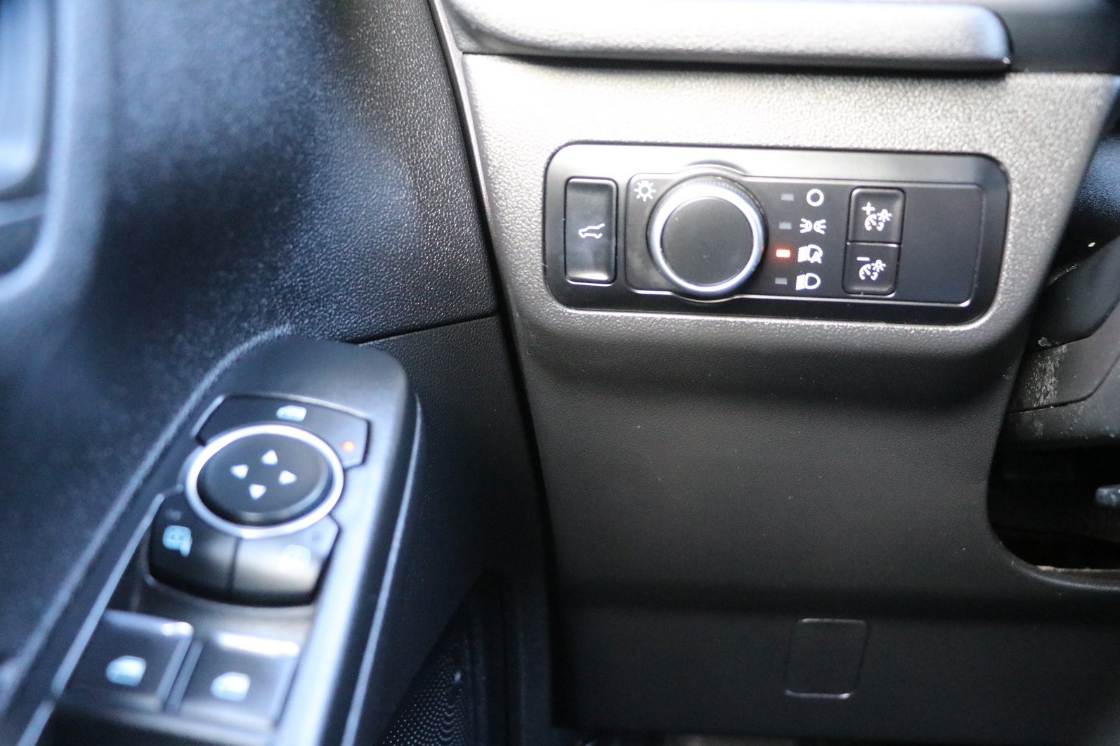 Used 2023 Ford Escape ST-Line w/ Tech Pack #1 FWD image 12