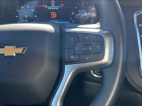 Used 2024 Chevrolet Suburban LT image 23