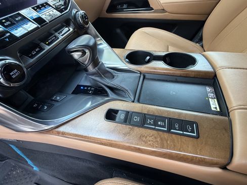 Used 2023 Lexus LX 600 4WD w/ Appearance Package image 28