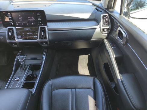 Used 2021 Kia Sorento S w/ Panoramic Sunroof Package FWD image 16