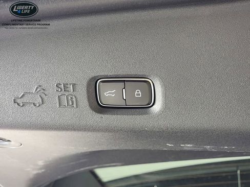 Used 2025 Ford Expedition Max Platinum AWD/4WD image 17