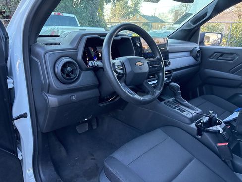 Used 2023 Chevrolet Colorado W/T image 5