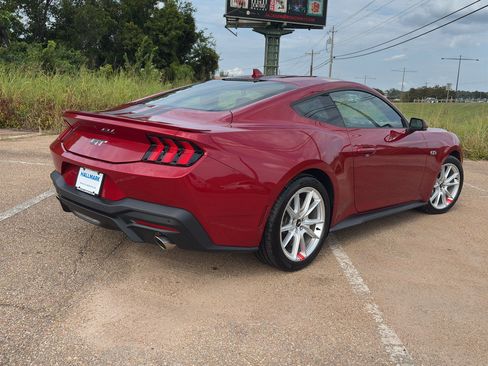 Used 2024 Ford Mustang GT Premium RWD image 5