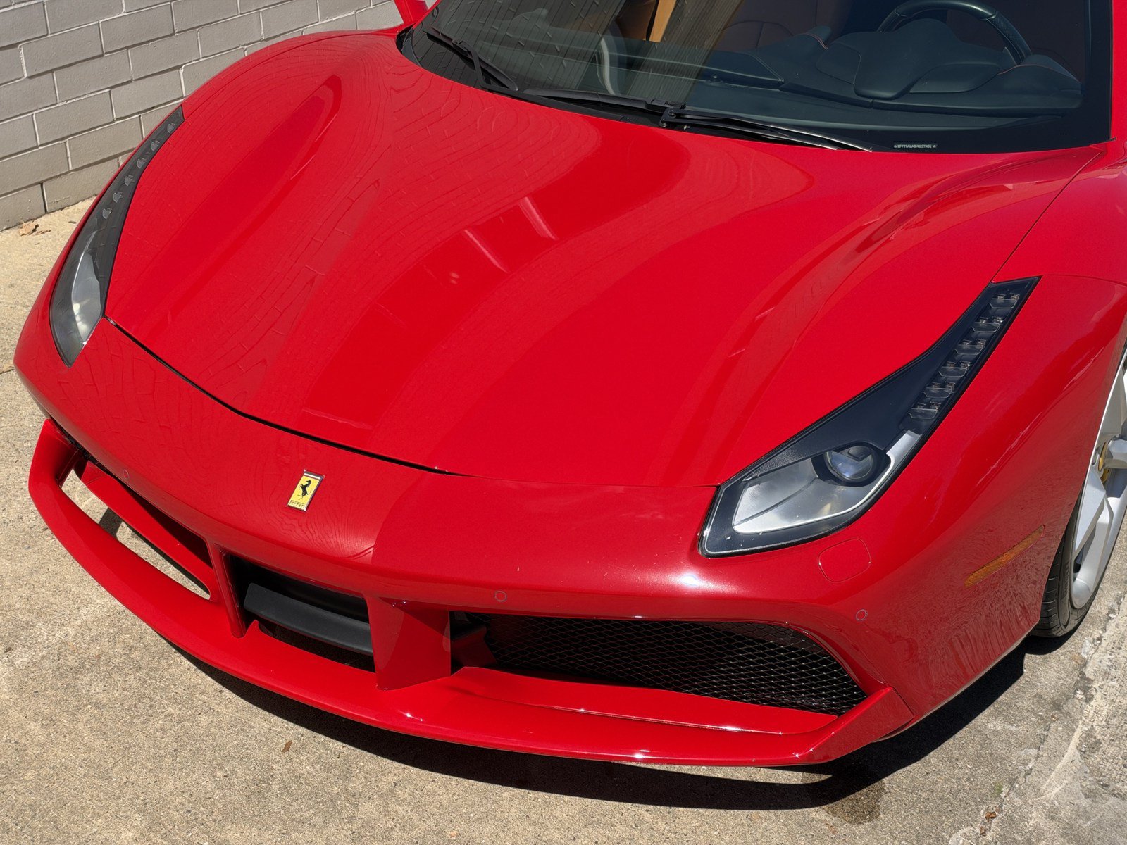 Used 2017 Ferrari 488 GTB RWD image 9