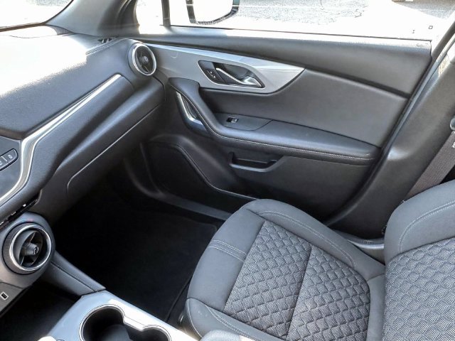 Used 2022 Chevrolet Blazer LT FWD image 30