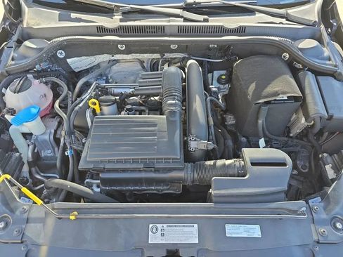 Used 2017 Volkswagen Jetta SE image 50