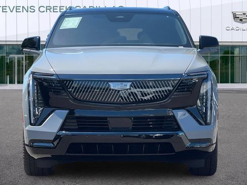 Used 2026 Cadillac Escalade IQL Sport 1 w/ LPO, ONYX Package AWD/4WD image 8