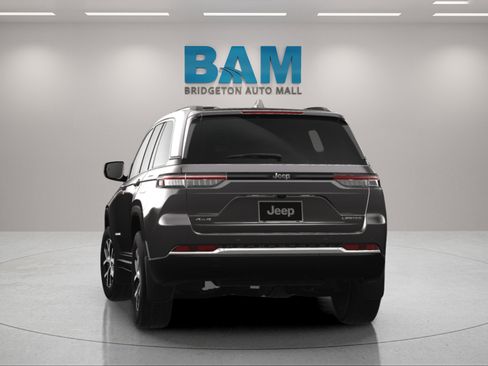 New 2025 Jeep Grand Cherokee Limited w/ MOPAR Finishing Package image 13