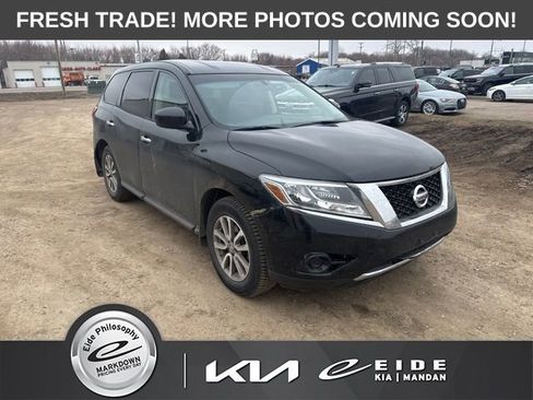 Used 2014 Nissan Pathfinder S image 1