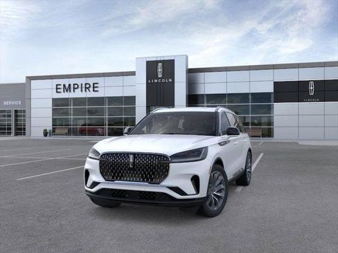 New 2025 Lincoln Aviator AWD w/ Equipment Group 101A image 2