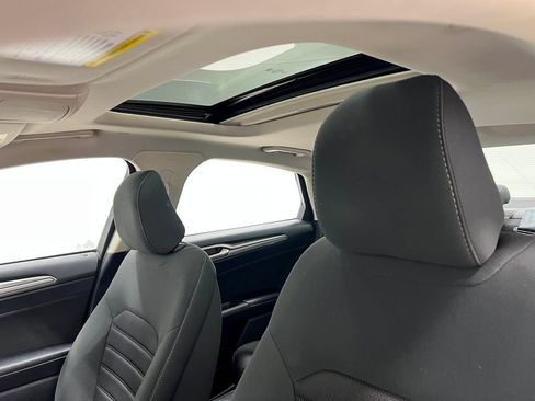 Used 2020 Ford Fusion SE FWD image 13