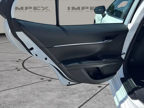 Used 2023 Toyota Camry SE FWD image 25