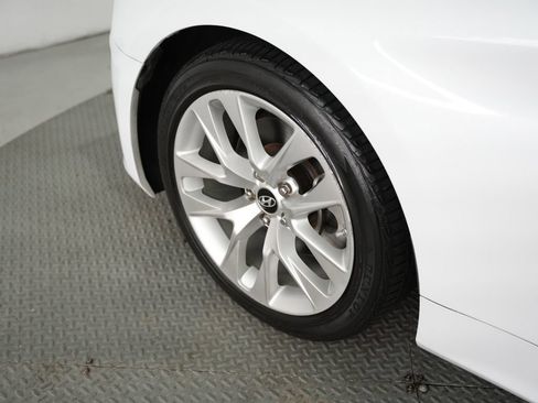 Used 2015 Hyundai Genesis 3.8 RWD image 50
