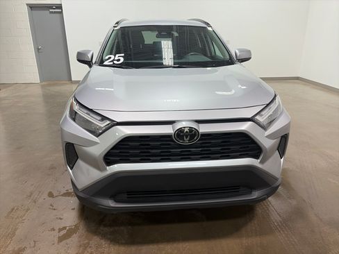 Used 2025 Toyota RAV4 XLE AWD/4WD image 34