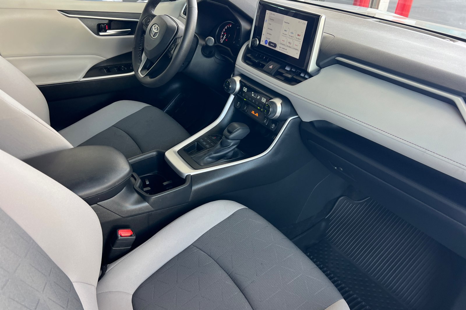 Certified 2025 Toyota RAV4 XLE w/ Convenience Package AWD/4WD image 13