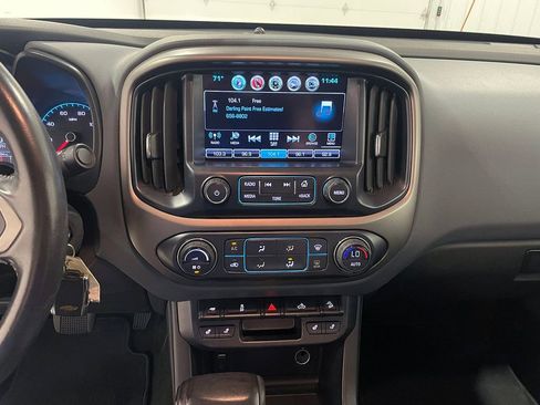 Used 2018 Chevrolet Colorado Z71 AWD/4WD image 34